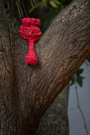  Obra(s) por Ernesto Neto.  Da atividade Manjar: Amar em Liberdade. 