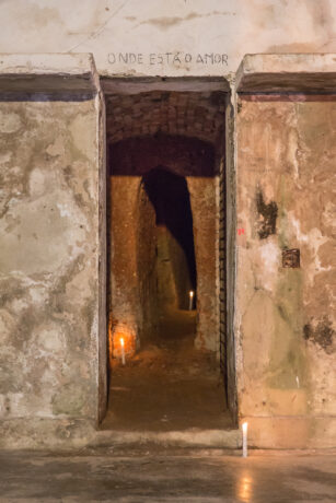  Obra(s) por Ernesto Neto.  Da atividade Manjar: Amar em Liberdade. 