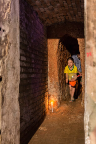  Obra(s) por Ernesto Neto.  Da atividade Manjar: Amar em Liberdade. 