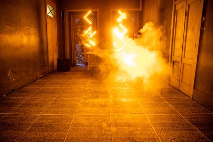  Obra(s) por Lenora de Barros.  Da atividade Manjar: Para Habitar Liberdades. 