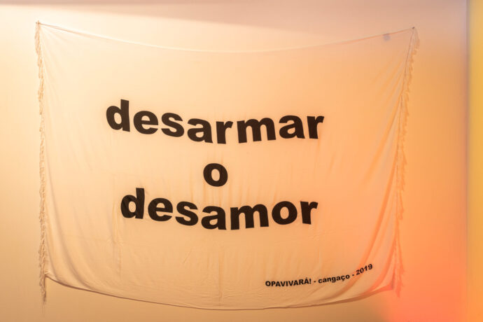  Obra(s) por Opavivará!.  Da atividade Solar dos Abacaxis [ArtRio]. 