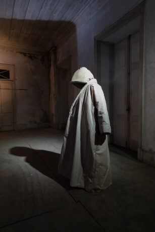  Obra(s) por Rosângela Cortinhas.  Da atividade Manjar: Beleza e Devastação ou Eterno Retorno. 