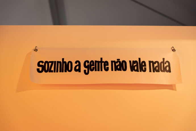  Obra(s) por Traplev.  Da atividade Solar dos Abacaxis [ArtRio]. 