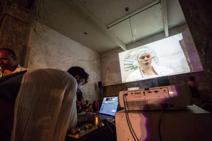  Obra(s) por Vincent Moon e Priscilla Telmon.  Da atividade Manjar: Amar em Liberdade. 