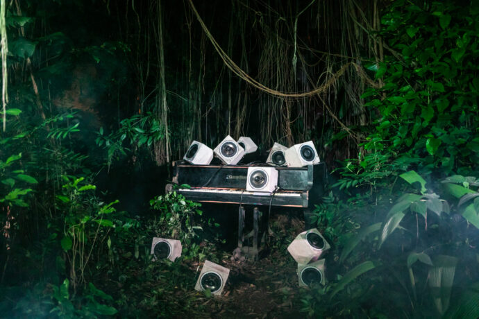  Obra(s) por Vivian Caccuri.  Da atividade Manjar: Beleza e Devastação ou Eterno Retorno. 