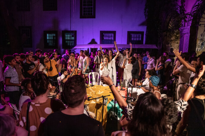  Obra(s) por Roda de Samba Moça Prosa.  Da atividade Manjar: Em tudo que vive, tudo que flui. 