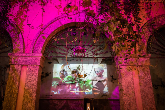  Obra(s) por Leona Vingativa.  Da atividade Baile da Aurora Sincera II. 