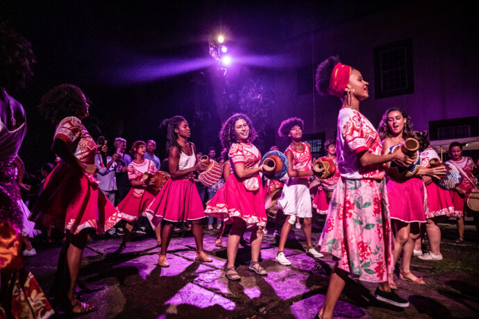  Obra(s) por Maracatu Baque Mulher.  Da atividade Manjar: À Construção. 