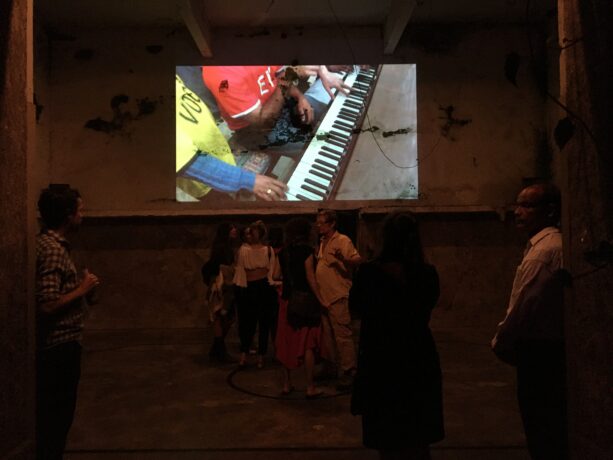  Obra(s) por Ricardo Basbaum. 