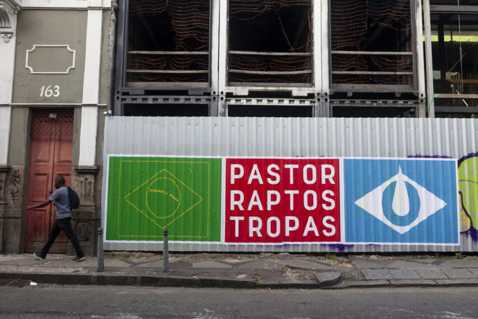  Obra(s) por Tupinambá Lambido.  Da atividade Local da Ação. 