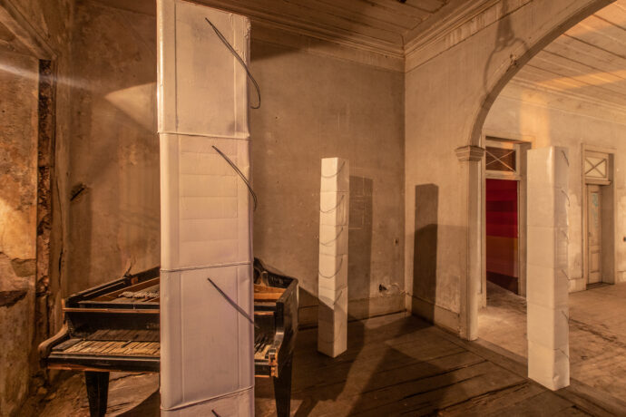  Obra(s) por Yhuri Cruz.  Da atividade Manjar: À Construção. 