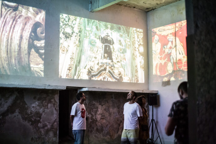  Obra(s) por Adriana Varejão.  Da atividade Manjar 02 anos: Adriana Varejão, Bayard Tonelli, Thiago Martins de Melo, TintaPreta. 