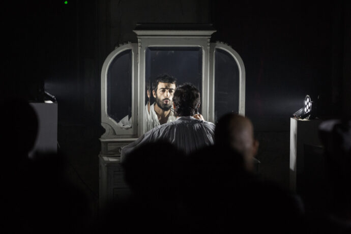  Obra(s) por Arthur Scovino.  Da atividade Manjar: Arthur Scovino, Isabela Sá Roriz, Tiro no Escuro (Liana Padilha + Bruno Mendonça), Jean Genet. 