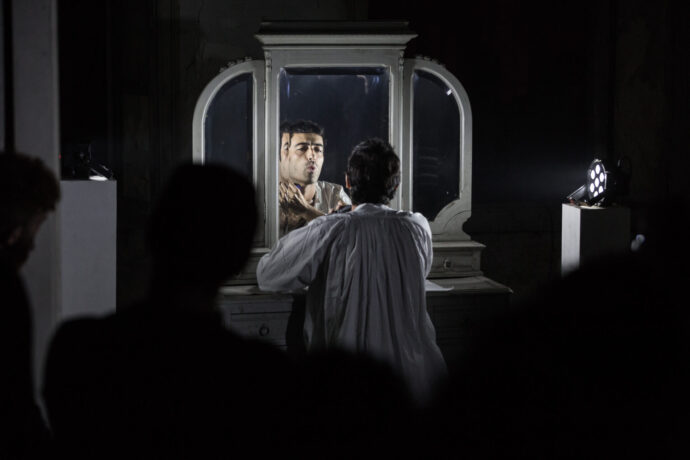  Obra(s) por Arthur Scovino.  Da atividade Manjar: Arthur Scovino, Isabela Sá Roriz, Tiro no Escuro (Liana Padilha + Bruno Mendonça), Jean Genet. 