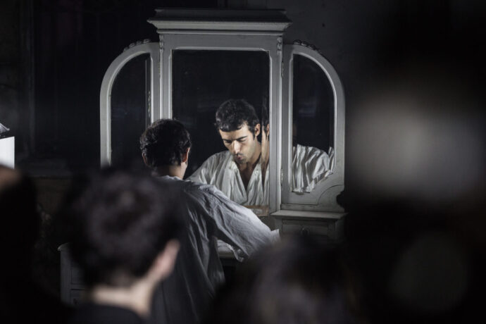  Obra(s) por Arthur Scovino.  Da atividade Manjar: Arthur Scovino, Isabela Sá Roriz, Tiro no Escuro (Liana Padilha + Bruno Mendonça), Jean Genet. 