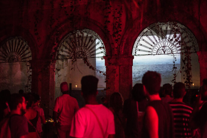  Da atividade Manjar: Guy Veloso, Híbridos (Vincent Moon e Priscilla Telmon), VJ Suave. 