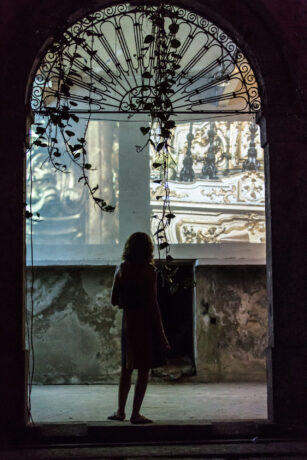  Obra(s) por Adriana Varejão.  Da atividade Manjar 02 anos: Adriana Varejão, Bayard Tonelli, Thiago Martins de Melo, TintaPreta. 