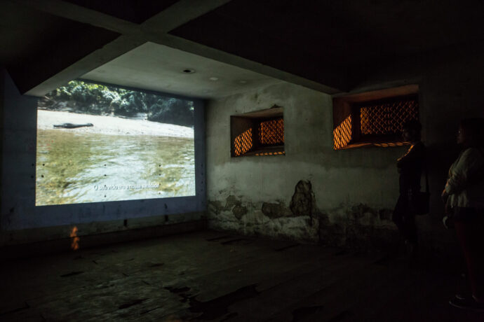  Obra(s) por Carlos Motta.  Da atividade Manjar: Carlos Martiel, Carlos Motta, Jaime Lauriano. 