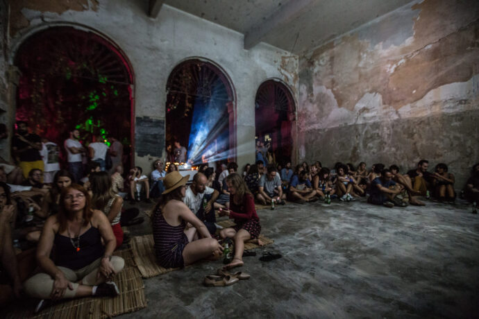  Da atividade Manjar: Guy Veloso, Híbridos (Vincent Moon e Priscilla Telmon), VJ Suave. 