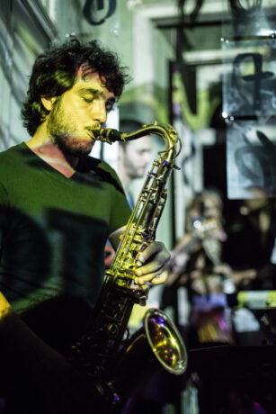  Obra(s) por Liana Padilha e projeto Tinta Preta.  Da atividade Manjar 02 anos: Adriana Varejão, Bayard Tonelli, Thiago Martins de Melo, TintaPreta. 