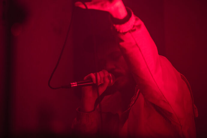  Obra(s) por Tiro no Escuro (Liana Padilha + Bruno Mendonça).  Da atividade Manjar: Arthur Scovino, Isabela Sá Roriz, Tiro no Escuro (Liana Padilha + Bruno Mendonça), Jean Genet. 