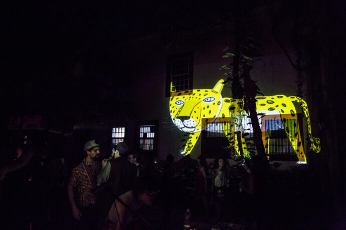  Obra(s) por VJ Suave.  Da atividade Manjar: Guy Veloso, Híbridos (Vincent Moon e Priscilla Telmon), VJ Suave. 