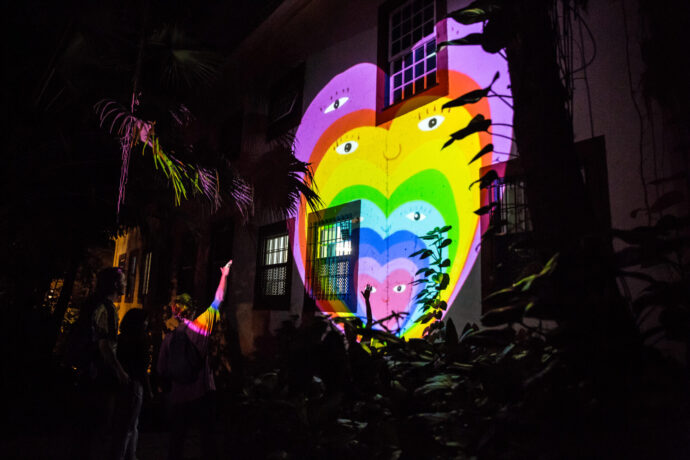  Obra(s) por VJ Suave.  Da atividade Manjar: Guy Veloso, Híbridos (Vincent Moon e Priscilla Telmon), VJ Suave. 