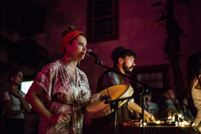  Obra(s) por Vincent Moon e Priscilla Telmon.  Da atividade Manjar: Guy Veloso, Híbridos (Vincent Moon e Priscilla Telmon), VJ Suave. 