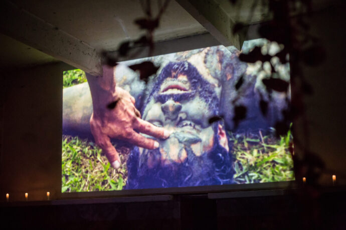  Obra(s) por Vincent Moon e Priscilla Telmon.  Da atividade Manjar: Guy Veloso, Híbridos (Vincent Moon e Priscilla Telmon), VJ Suave. 